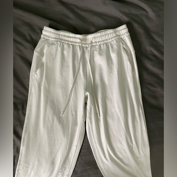 Lululemon Joggers Size 6 - Picture 3 of 4